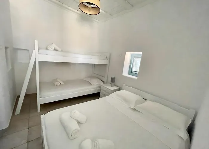 Black Pebble Myconian House * أنو ميرا