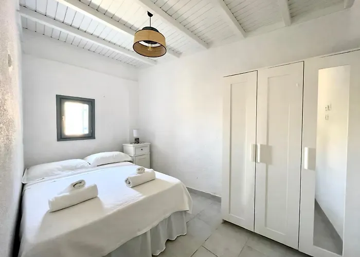 Black Pebble Myconian House Ано Мера